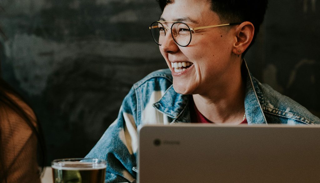 découvrez comment jouer à make it meme, apprenez les règles du jeu en ligne et explorez des alternatives amusantes pour des moments de détente garantis.