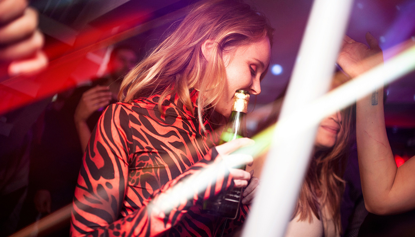 découvrez les meilleures boîtes de nuit à lille : adresses incontournables, ambiances variées et tarifs pour profiter pleinement de vos soirées ce week-end.