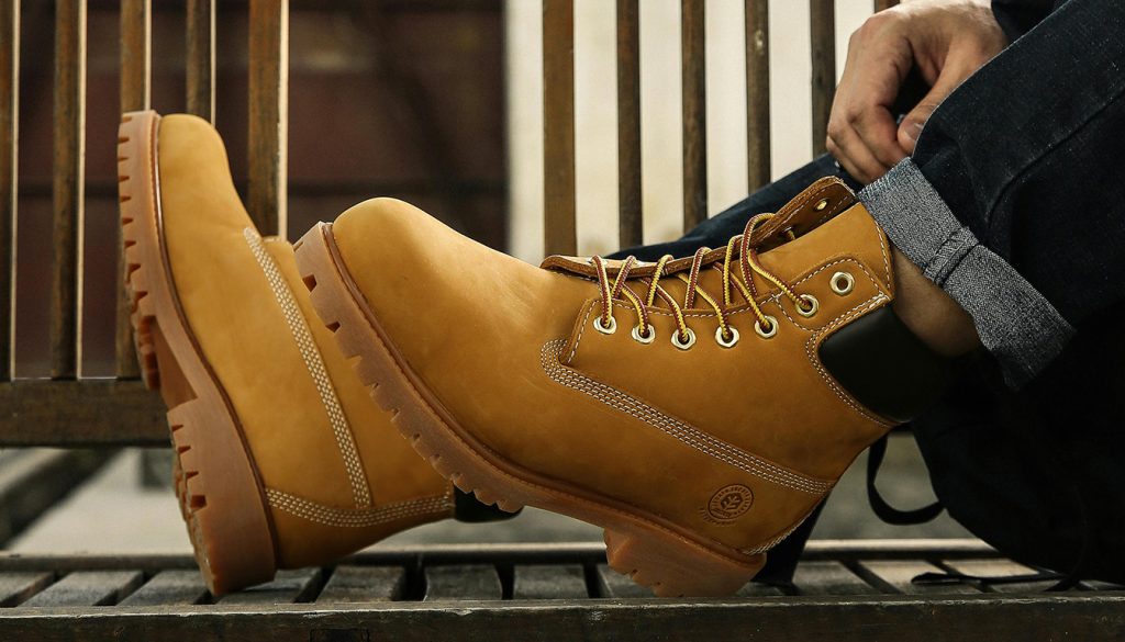 découvrez nos astuces efficaces pour nettoyer vos chaussures timberland en daim, cuir et nubuck afin de les garder comme neuves plus longtemps.