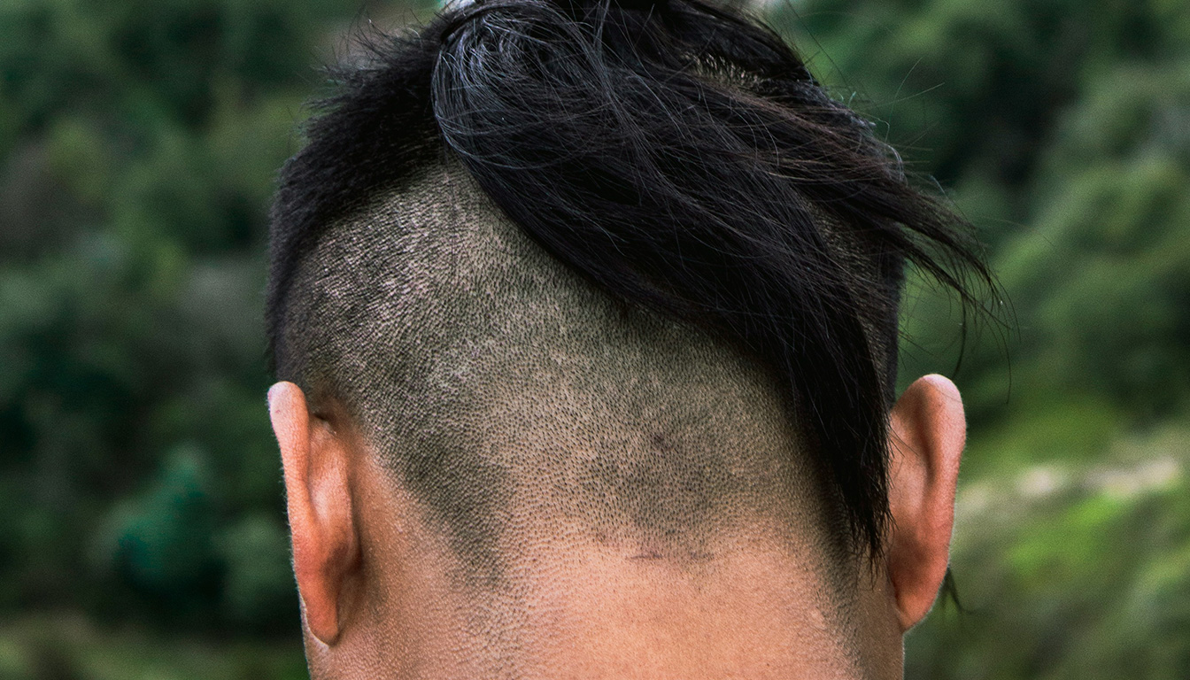 découvrez les styles de dégradé en v pour homme, des conseils personnalisés et des idées adaptées à la longueur et au type de cheveux pour un look tendance et moderne.