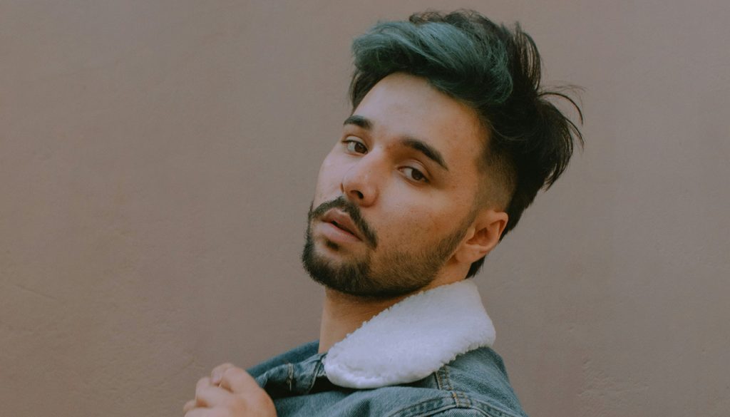 découvrez le dégradé espagnol, ses styles variés, techniques professionnelles et inspirations adaptées à tous les types de cheveux pour un look tendance et personnalisé.