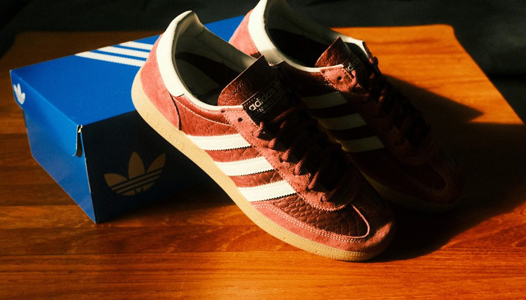 découvrez comment choisir et appliquer le meilleur imperméabilisant pour daim afin de protéger efficacement vos chaussures contre l'eau et les taches.