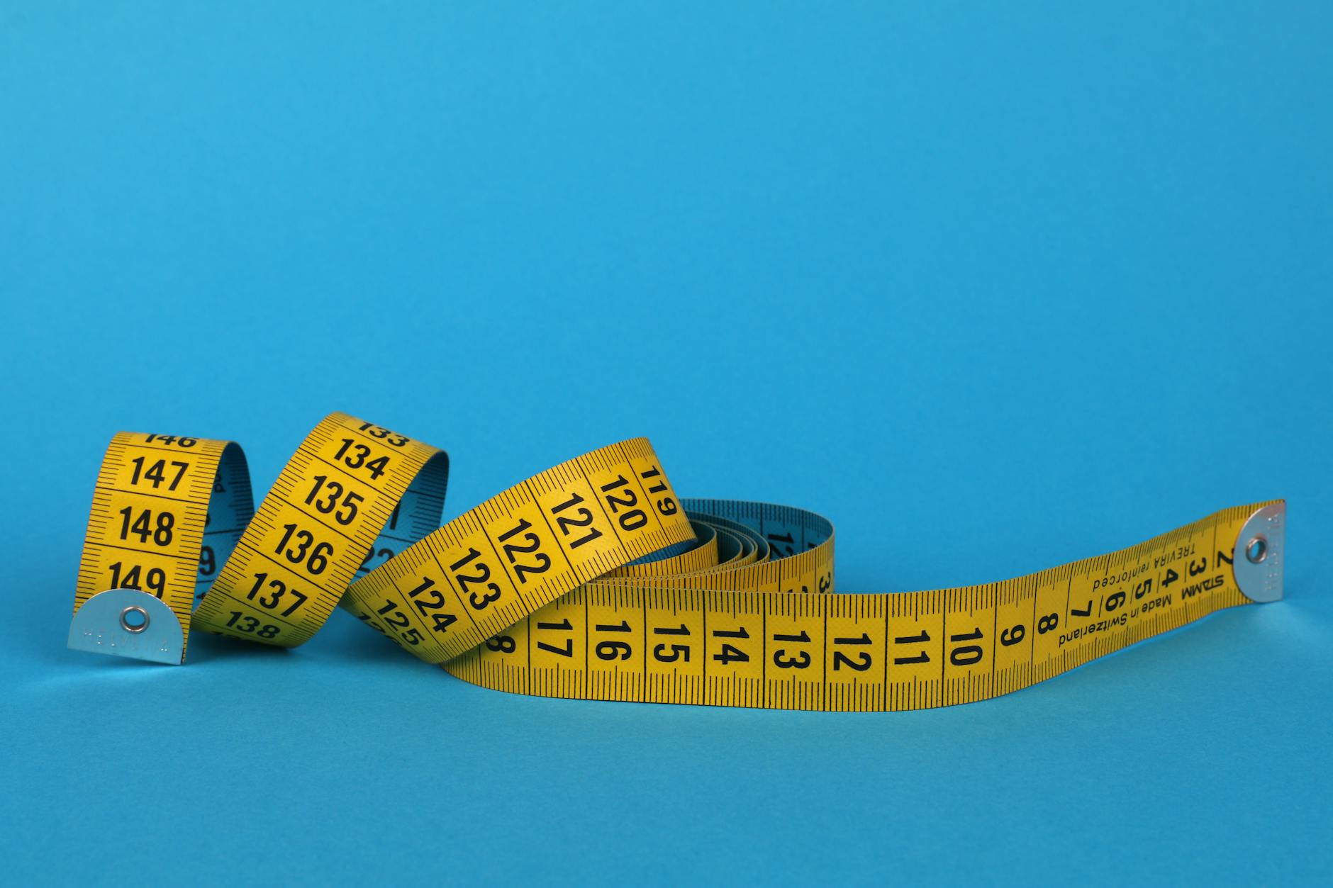 Comment mesurer son pied quand la chaussure n’a plus d’étiquette — mesure de la longueur du pied avec une règle