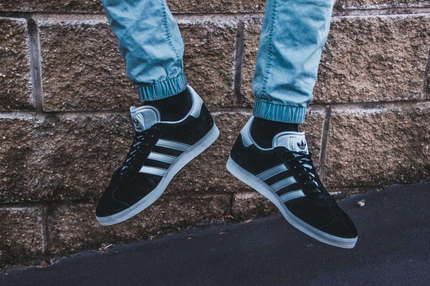 Comment nettoyer des Adidas Campus : astuces pour tous les coloris et matières sans les abîmer