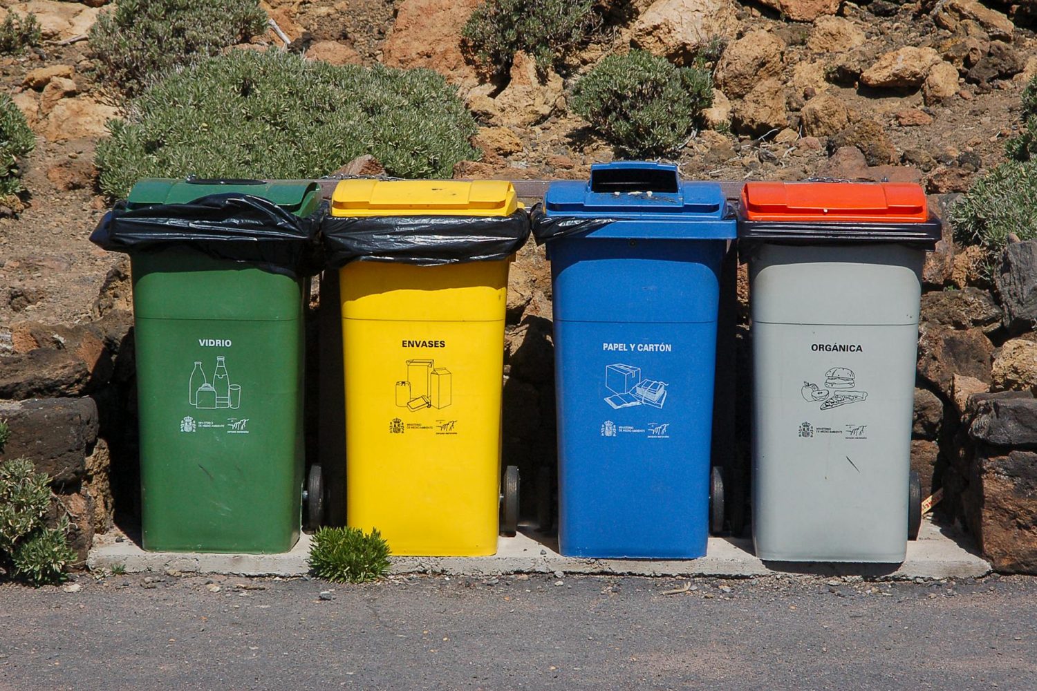 Où jeter les vieilles chaussures : solutions de recyclage et points de collecte à connaître