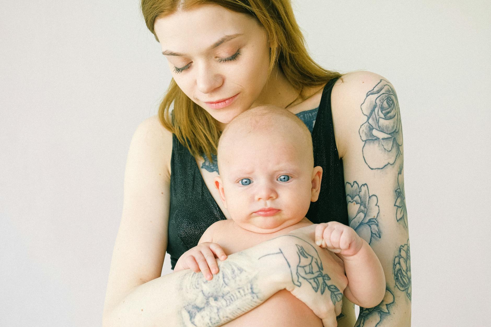 Idées de phrases pour un tatouage maman décédée qui restent sur la peau et dans la mémoire — tatouage hommage mère design cœur