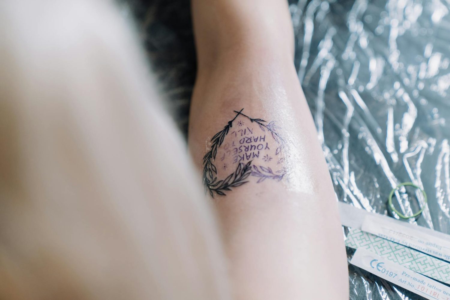 Phrase tatouage maman décédée : idées inspirantes pour un hommage touchant