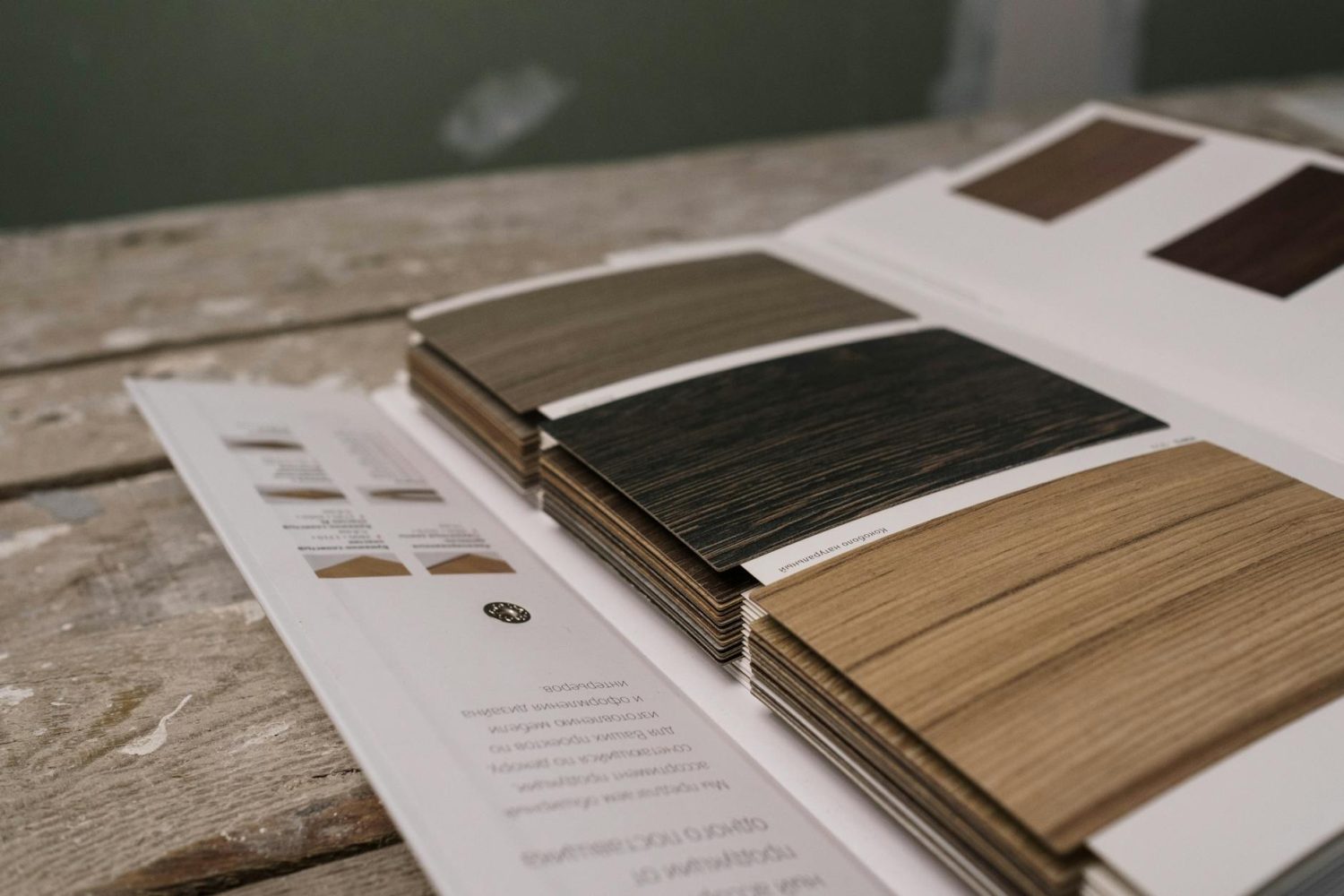 Fibrecouture plaquage : fonctionnement, découpes et usages pour vos plaques